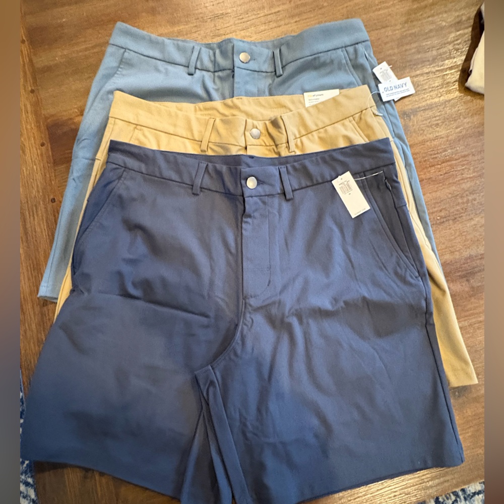 NWT Set of 3 Old Navy Men's Tech Hybrid Chino Shorts- 8-inch inseam/ sz 34